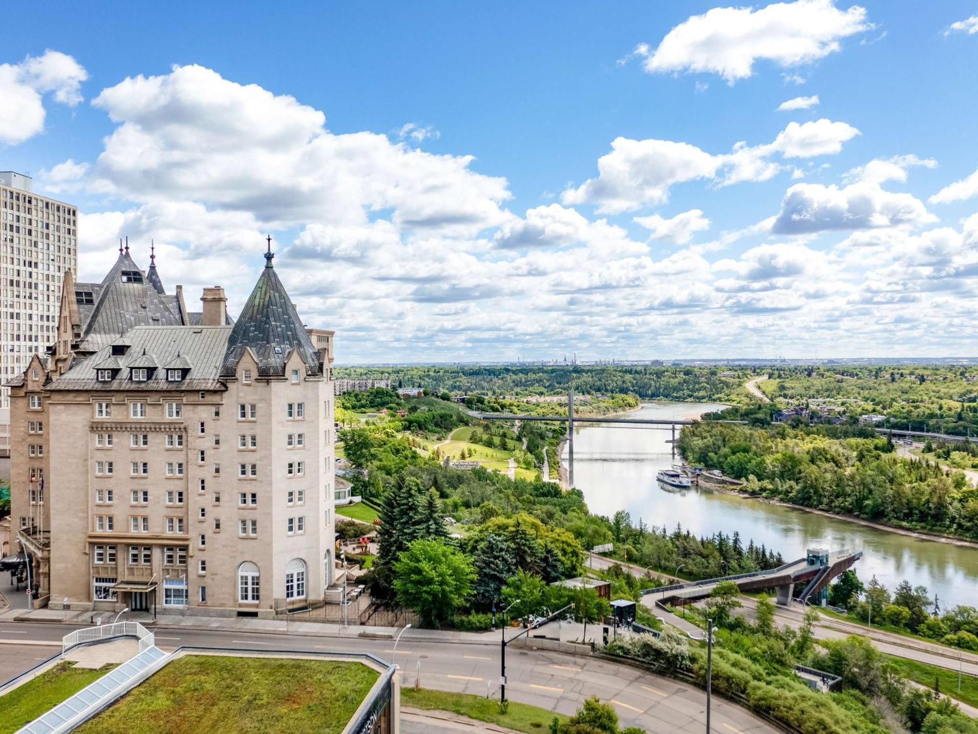 Fairmont Hotel Macdonald Едмънтън Екстериор снимка